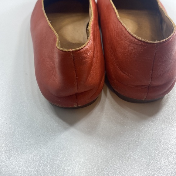 Madewell ballet flats. Super comfortable and chic! Size 7 - Picture 3 of 4